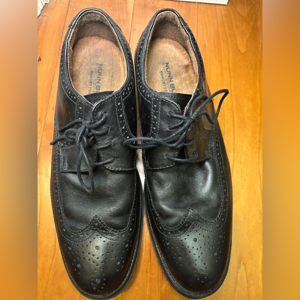 Nunn Bush Black Leather Brogue Oxfords - Picture 2 of 8